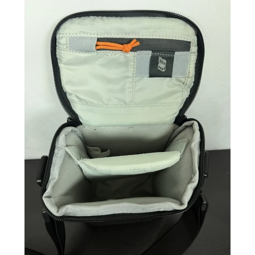 Lowepro Adventura SH 120 II Camera Shoulder Bag Black Padded Compartment